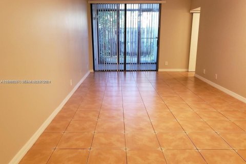 Condominio en venta en Oakland Park, Florida, 2 dormitorios, 82.68 m2 № 2000386 - foto 11