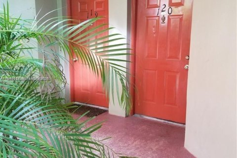 Condominio en venta en Oakland Park, Florida, 2 dormitorios, 82.68 m2 № 2000386 - foto 4