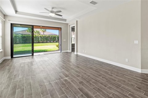 House in Bradenton, Florida 2 bedrooms, 139.35 sq.m. № 2197344 - photo 12