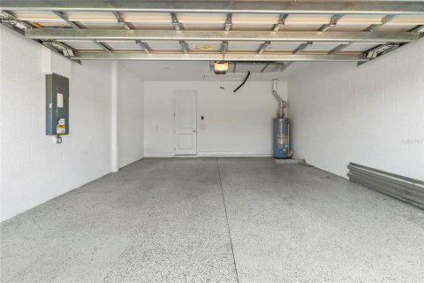 House in Bradenton, Florida 2 bedrooms, 139.35 sq.m. № 2197344 - photo 24