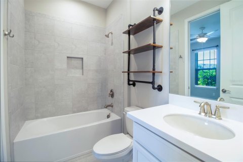 House in Bradenton, Florida 2 bedrooms, 139.35 sq.m. № 2197344 - photo 22