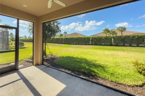House in Bradenton, Florida 2 bedrooms, 139.35 sq.m. № 2197344 - photo 26
