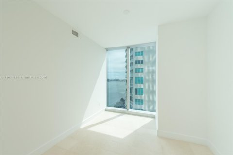 Condominio en venta en Miami, Florida, 2 dormitorios, 177.44 m2 № 1862357 - foto 21
