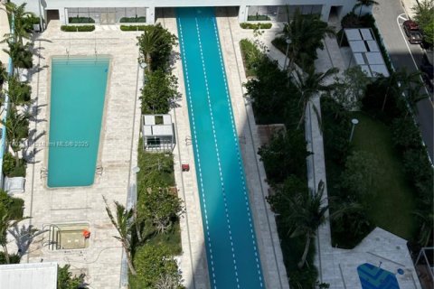 Condominio en venta en Miami, Florida, 2 dormitorios, 177.44 m2 № 1862357 - foto 28