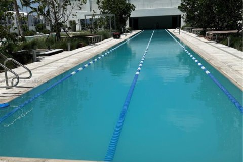 Condominio en venta en Miami, Florida, 2 dormitorios, 177.44 m2 № 1862357 - foto 26