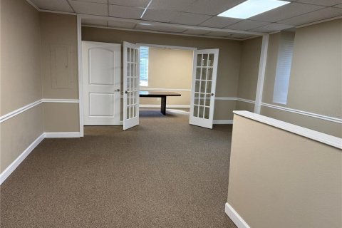 Propiedad comercial en alquiler en Tampa, Florida, 153.29 m2 № 1538845 - foto 5