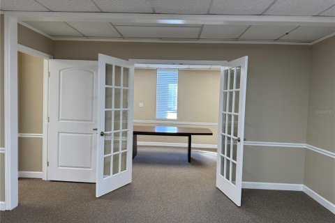 Propiedad comercial en alquiler en Tampa, Florida, 153.29 m2 № 1538845 - foto 3