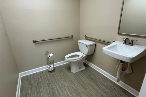 Propiedad comercial en alquiler en Tampa, Florida, 153.29 m2 № 1538845 - foto 15