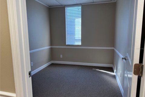 Propiedad comercial en alquiler en Tampa, Florida, 153.29 m2 № 1538845 - foto 9