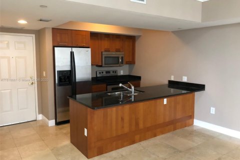 Condo in Coral Gables, Florida, 2 bedrooms  № 1804178 - photo 4