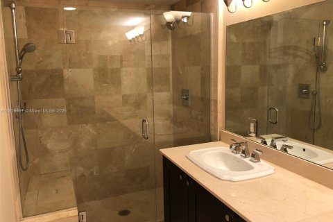 Condo in Coral Gables, Florida, 2 bedrooms  № 1804178 - photo 9