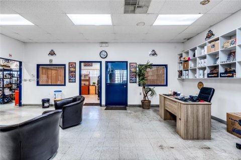Commercial property in Homestead, Florida № 2018969 - photo 18