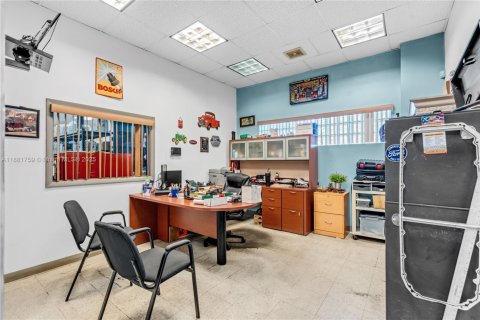 Commercial property in Homestead, Florida № 2018969 - photo 15