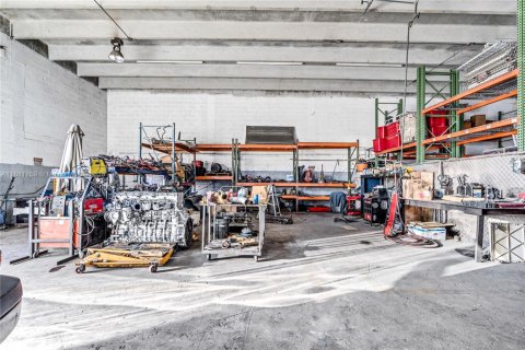 Commercial property in Homestead, Florida № 2018969 - photo 12