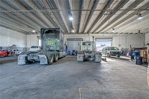 Commercial property in Homestead, Florida № 2018969 - photo 4