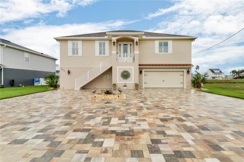 Casa en venta en Hernando Beach, Florida, 3 dormitorios, 204.11 m2 № 1907913 - foto 1