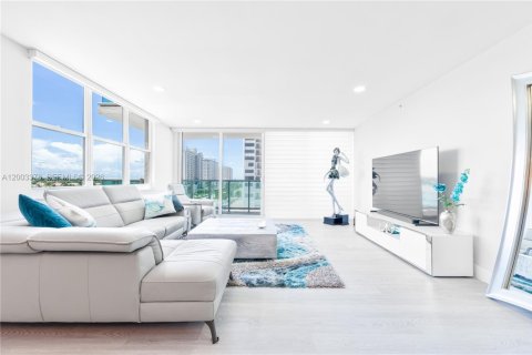 Condo in Hollywood, Florida, 2 bedrooms  № 2066548 - photo 6