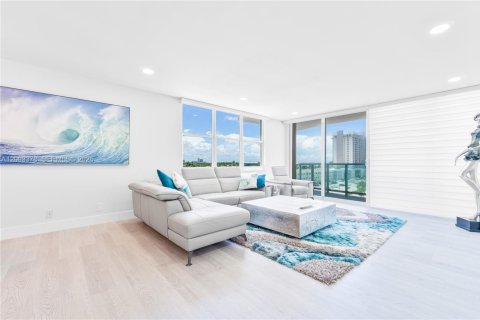 Condo in Hollywood, Florida, 2 bedrooms  № 2066548 - photo 5