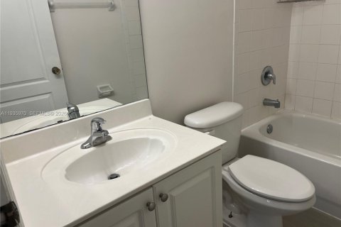 Copropriété à louer à Cutler Bay, Floride: 3 chambres, 128.48 m2 № 2000163 - photo 20