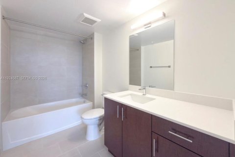 Снять в аренду квартиру в Суитуотер, Флорида 2 спальни, 479.75м2, № 2082905 - фото 10