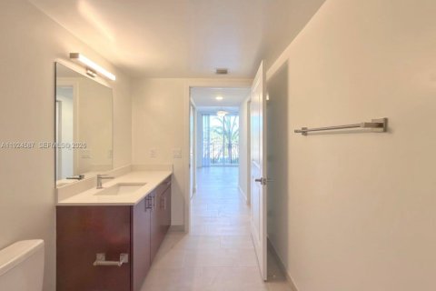 Снять в аренду квартиру в Суитуотер, Флорида 2 спальни, 479.75м2, № 2082905 - фото 11