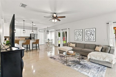 Villa ou maison à vendre à Orlando, Floride: 5 chambres, 255.2 m2 № 2406266 - photo 13