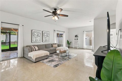 Villa ou maison à vendre à Orlando, Floride: 5 chambres, 255.2 m2 № 2406266 - photo 10