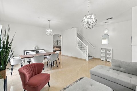 Villa ou maison à vendre à Orlando, Floride: 5 chambres, 255.2 m2 № 2406266 - photo 9