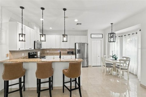 Villa ou maison à vendre à Orlando, Floride: 5 chambres, 255.2 m2 № 2406266 - photo 14