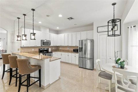 Villa ou maison à vendre à Orlando, Floride: 5 chambres, 255.2 m2 № 2406266 - photo 15