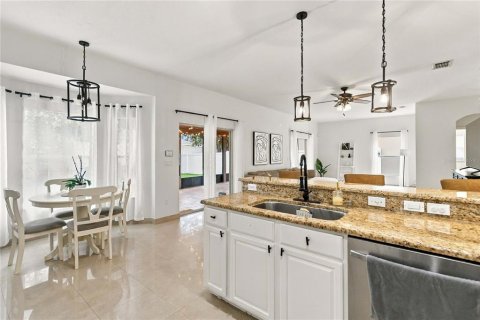 Villa ou maison à vendre à Orlando, Floride: 5 chambres, 255.2 m2 № 2406266 - photo 17