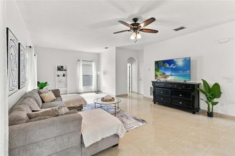 Villa ou maison à vendre à Orlando, Floride: 5 chambres, 255.2 m2 № 2406266 - photo 11