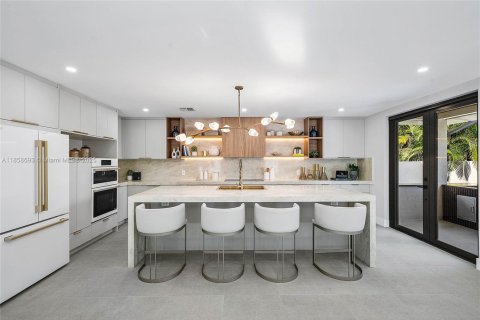 Villa ou maison à vendre à Pompano Beach, Floride: 5 chambres, 352.19 m2 № 1892791 - photo 13