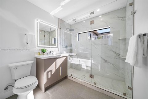 Villa ou maison à vendre à Pompano Beach, Floride: 5 chambres, 352.19 m2 № 1892791 - photo 20