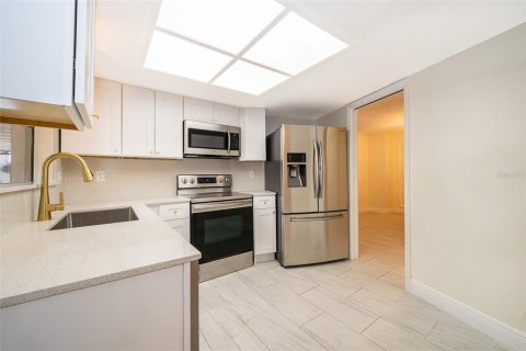 Casa en venta en Kissimmee, Florida, 3 dormitorios, 184.04 m2 № 1909967 - foto 14