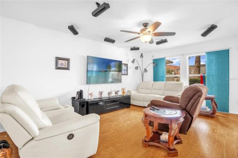 Townhouse in Kissimmee, Florida 3 bedrooms, 156.35 sq.m. № 1823027 - photo 4