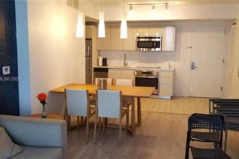 Condo in Hallandale Beach, Florida, 2 bedrooms  № 1937718 - photo 22