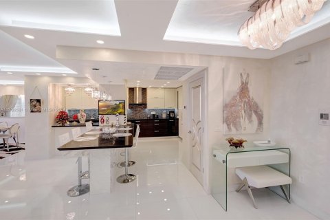 Condominio en venta en Bal Harbour, Florida, 2 dormitorios, 156.82 m2 № 2077101 - foto 6
