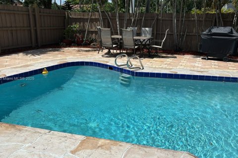 Casa en venta en Coral Springs, Florida, 4 dormitorios, 130.99 m2 № 1946518 - foto 24