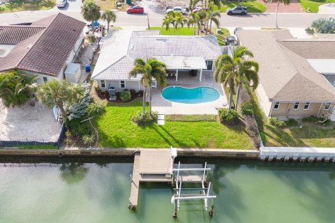 Casa en venta en Saint Petersburg, Florida, 3 dormitorios, 156.08 m2 № 2144560 - foto 4