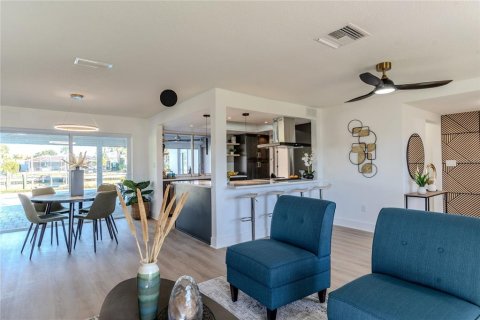 Casa en venta en Saint Petersburg, Florida, 3 dormitorios, 156.08 m2 № 2144560 - foto 9