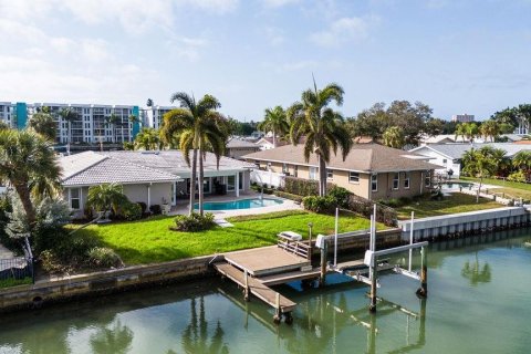 Casa en venta en Saint Petersburg, Florida, 3 dormitorios, 156.08 m2 № 2144560 - foto 3