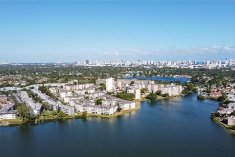 Купить кондоминиум в Майами, Флорида 2 спальни, 91.69м2, № 1986465 - фото 20