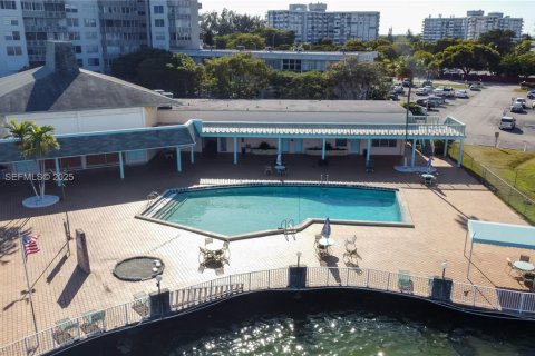 Купить кондоминиум в Майами, Флорида 2 спальни, 91.69м2, № 1986465 - фото 21