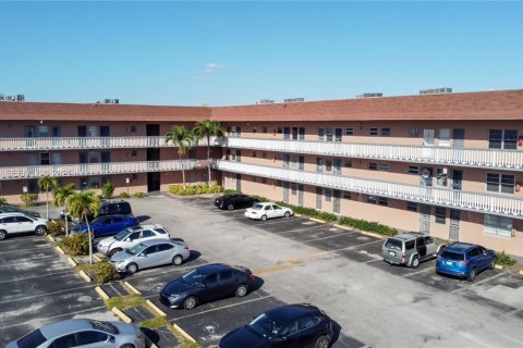 Купить кондоминиум в Майами, Флорида 2 спальни, 91.69м2, № 1986465 - фото 24