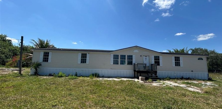 Casa en Moore Haven, Florida 5 dormitorios, 190.64 m2 № 1642429