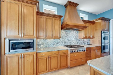 House in Apollo Beach, Florida 5 bedrooms, 387.96 sq.m. № 1786354 - photo 12