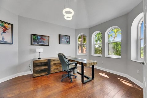 House in Apollo Beach, Florida 5 bedrooms, 387.96 sq.m. № 1786354 - photo 25