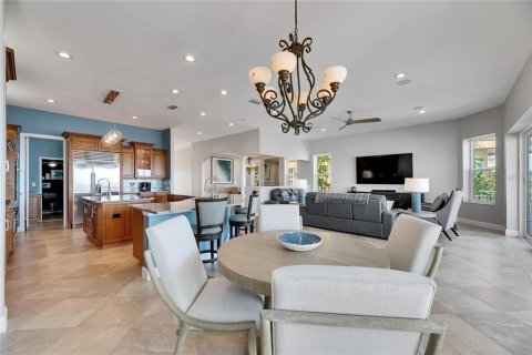 House in Apollo Beach, Florida 5 bedrooms, 387.96 sq.m. № 1786354 - photo 15