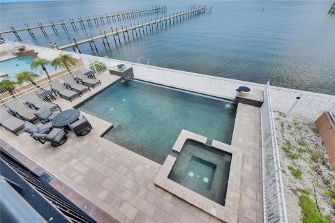 House in Apollo Beach, Florida 5 bedrooms, 387.96 sq.m. № 1786354 - photo 3